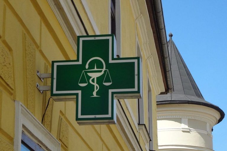 Raport PMR: Liczba placówek aptecznych w Europie Środkowej spada