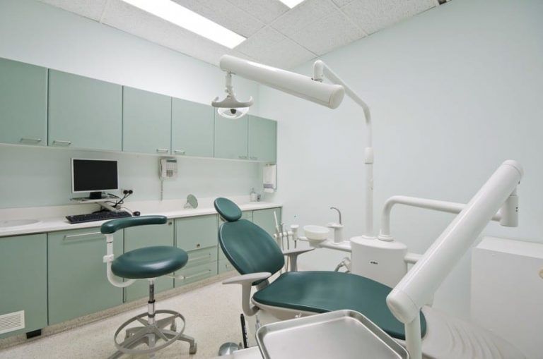 Rynek usług dentystycznych: trwa prywatna ofensywa