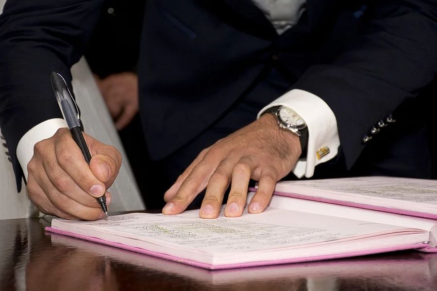 umowa podpis pióro